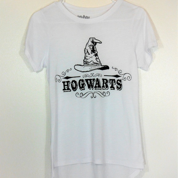 Harry Potter Tops - Harry Potter Hogwarts Womans Graphic T-Shirt - M